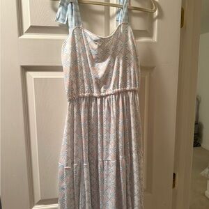 Charming women’s maxi dress, perfect for the grand millennial!